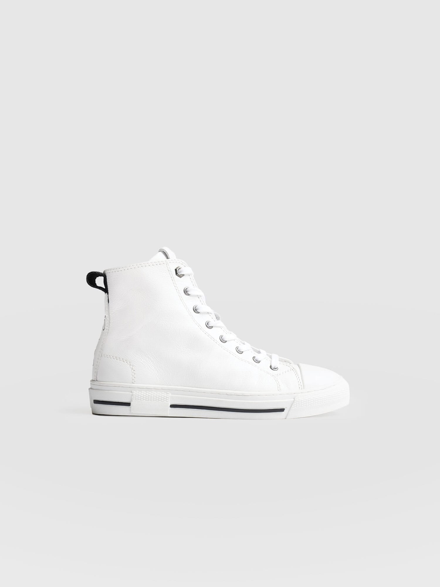 Skye High Top Trainer - White - Women's Shoes | Saint + Sofia® EU