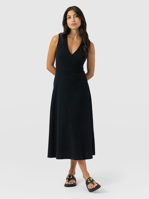 Sleeveless Maggie Wrap Dress - Black Textured - Women's Dresses | Saint and Sofia® EU
