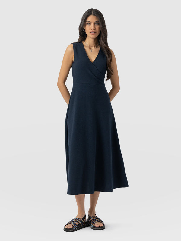 Sleeveless Maggie Wrap Dress - Navy Textured - Women's Dresses | Saint + Sofia® EU