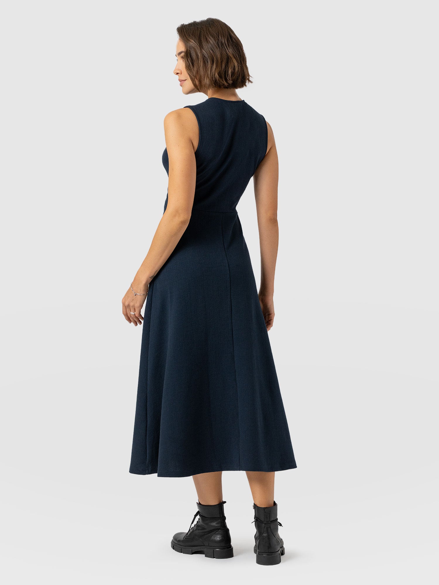 Sleeveless Maggie Wrap Dress - Navy Textured - Women's Dresses | Saint + Sofia® EU