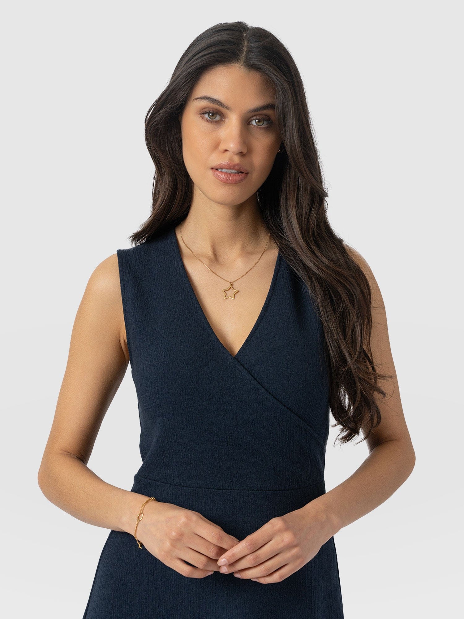 Sleeveless Maggie Wrap Dress - Navy Textured - Women's Dresses | Saint + Sofia® EU
