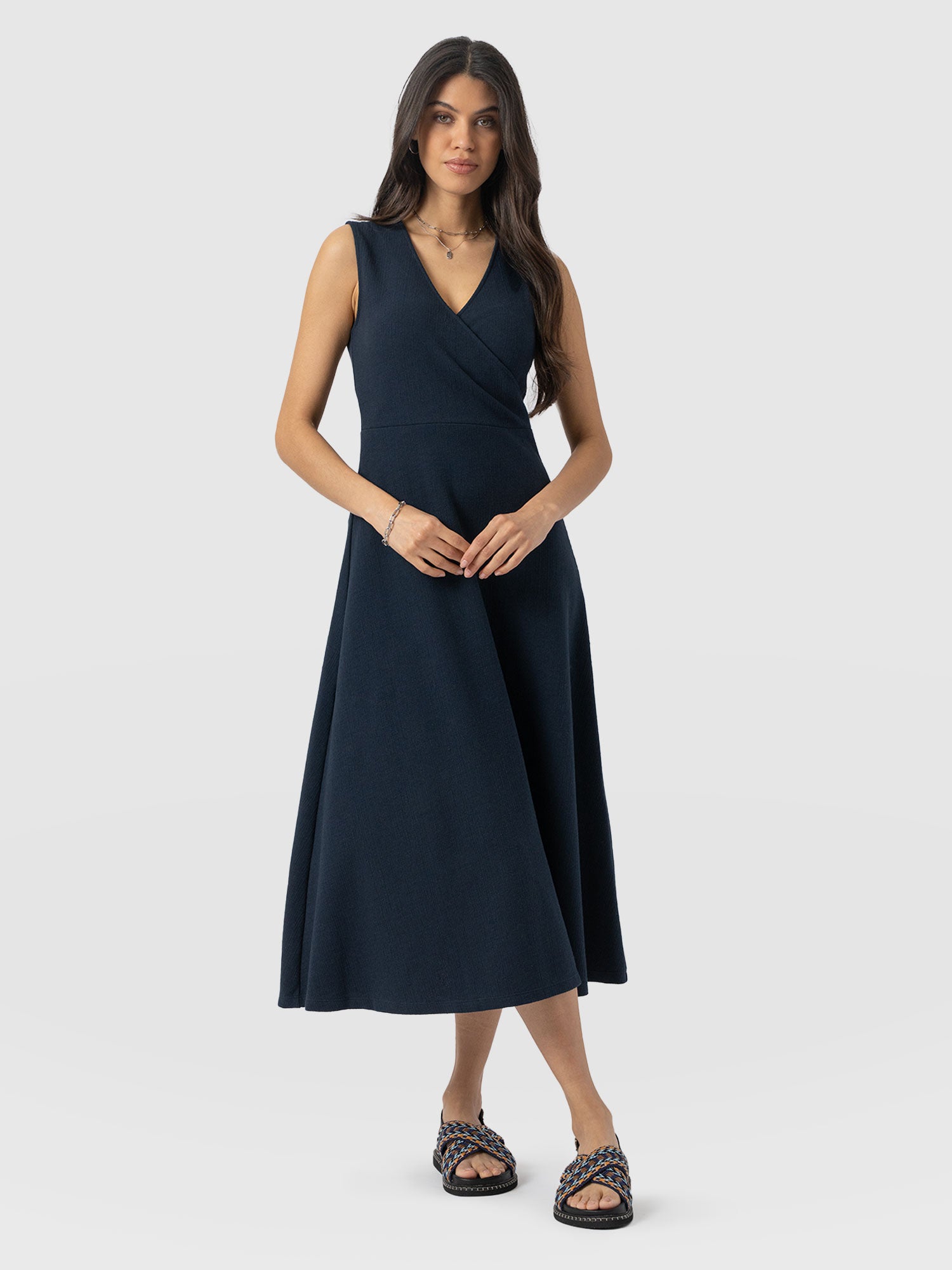 Sleeveless Maggie Wrap Dress - Navy Textured - Women's Dresses | Saint + Sofia® EU