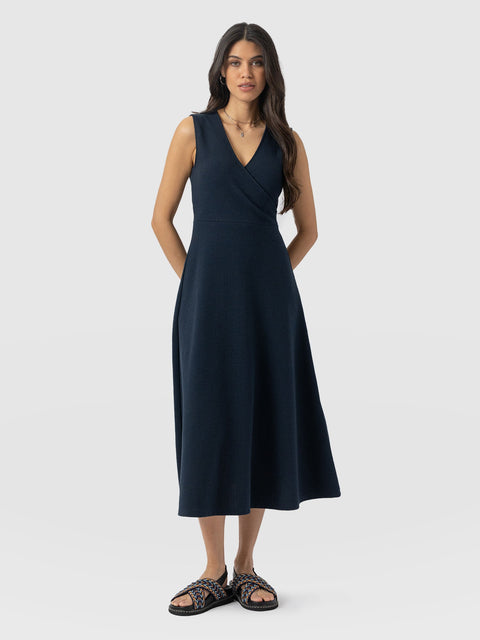 Sleeveless Maggie Wrap Dress - Navy Textured - Women's Dresses | Saint + Sofia® EU