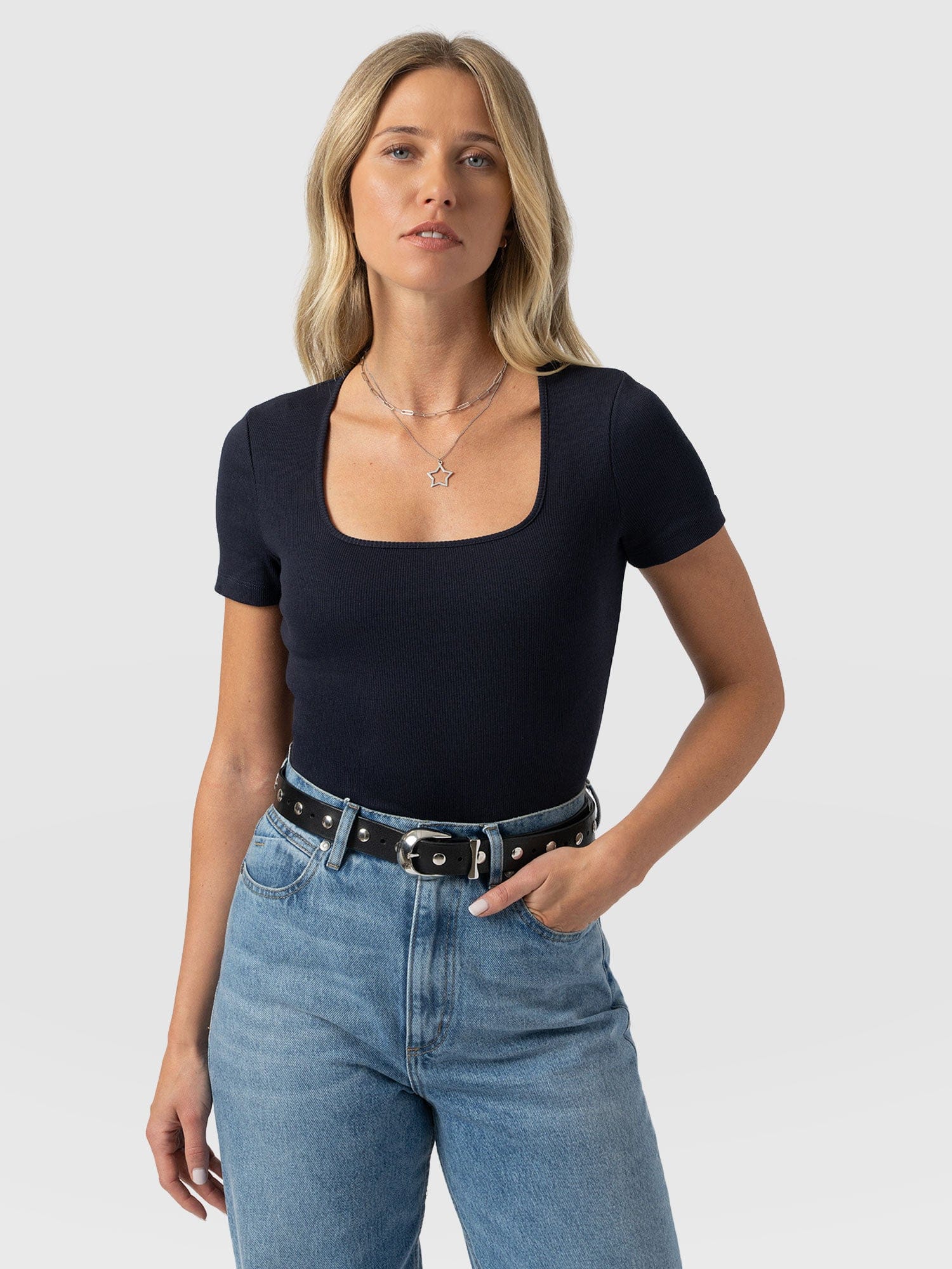 Sloane Ribbed Short Sleeve Tee - Navy - Women's T-shirts | Saint + Sofia® EU
