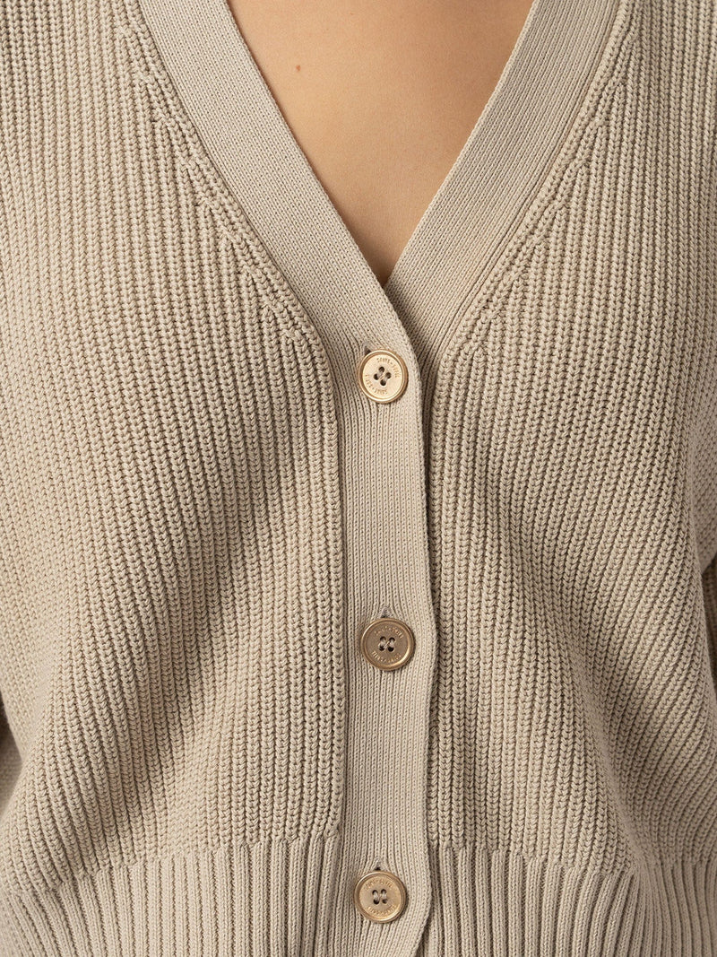 Soho Crop Cardigan Beige - Women's Cardigans | Saint + Sofia® EU