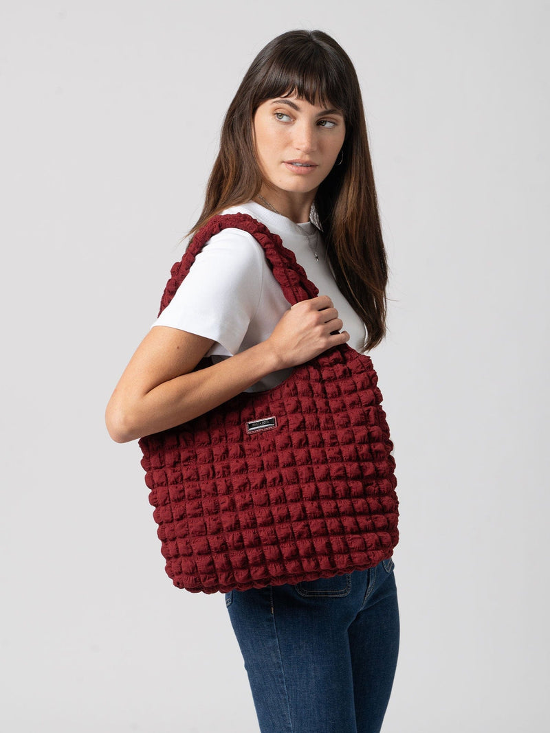 Soho Shoulder Tote Bag Burgundy - Women's Bags | Saint + Sofia® EU