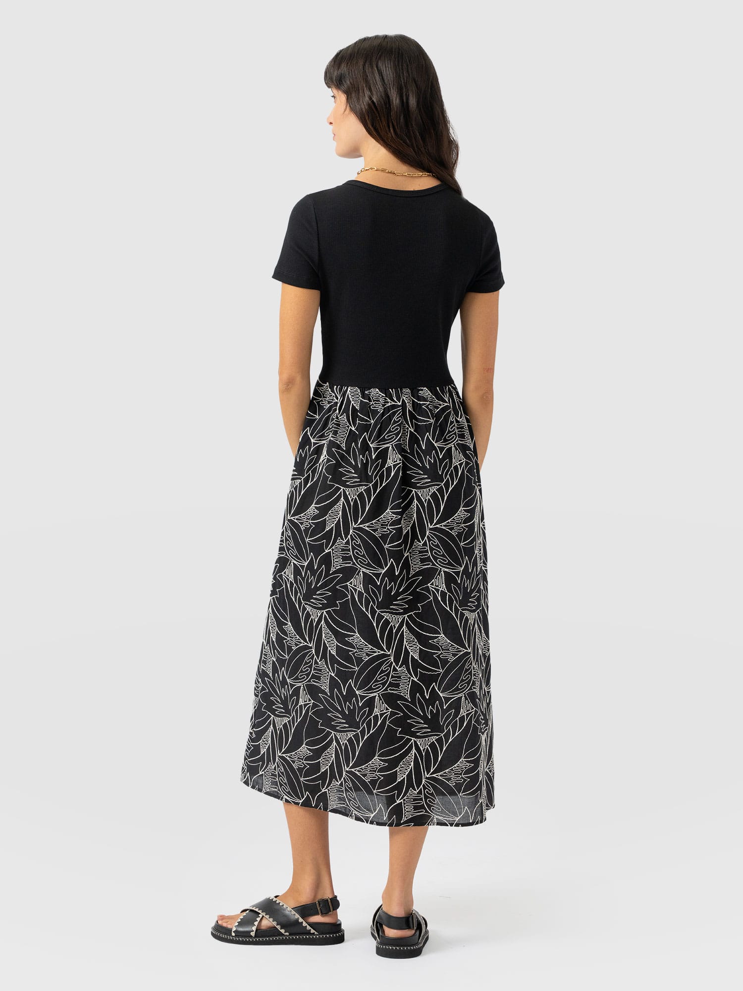 Sophia Contrast Dress - Black Embroidered - Women's Dresses | Saint + Sofia® EU