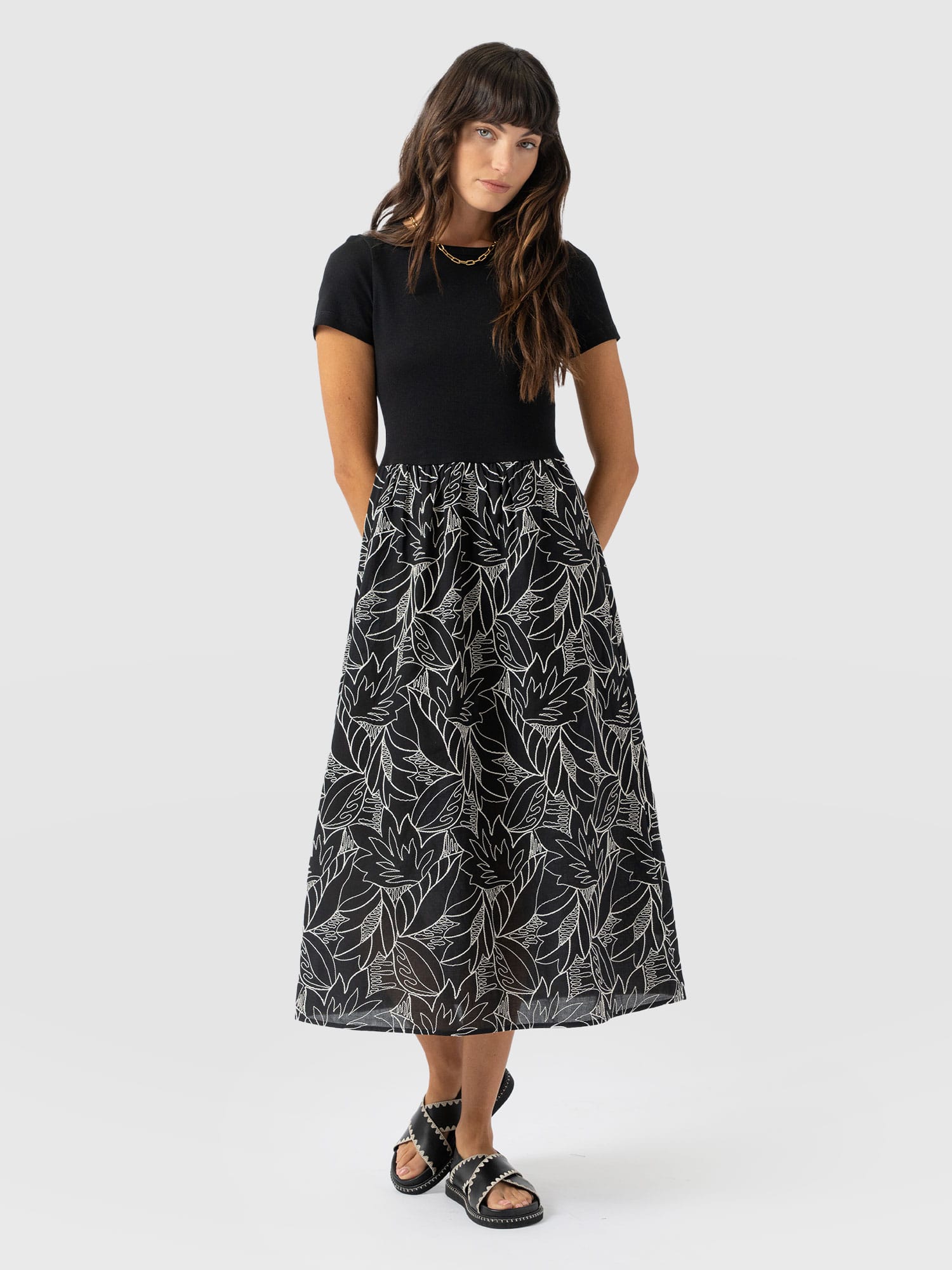 Sophia Contrast Dress - Black Embroidered - Women's Dresses | Saint + Sofia® EU