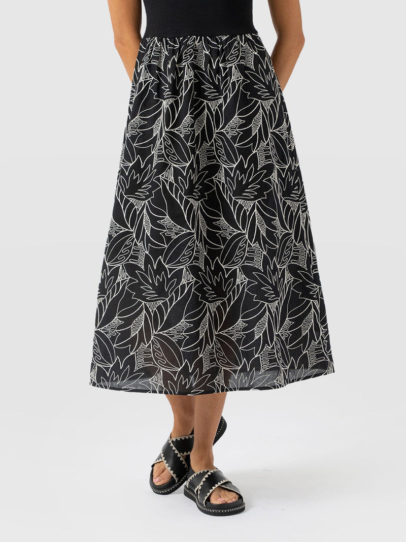 Sophia Contrast Dress - Black Embroidered - Women's Dresses | Saint + Sofia® EU