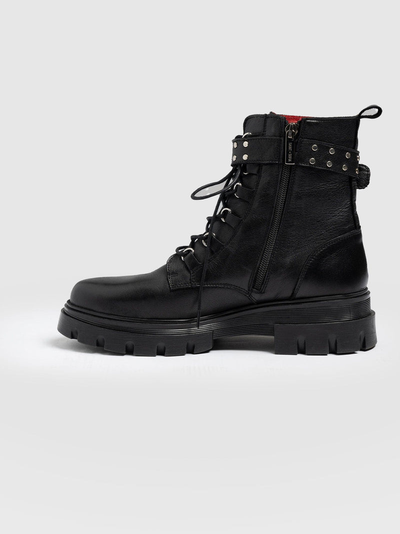 Southbank Studded Boot Black - Women's Leather Boots | Saint + Sofia® EU