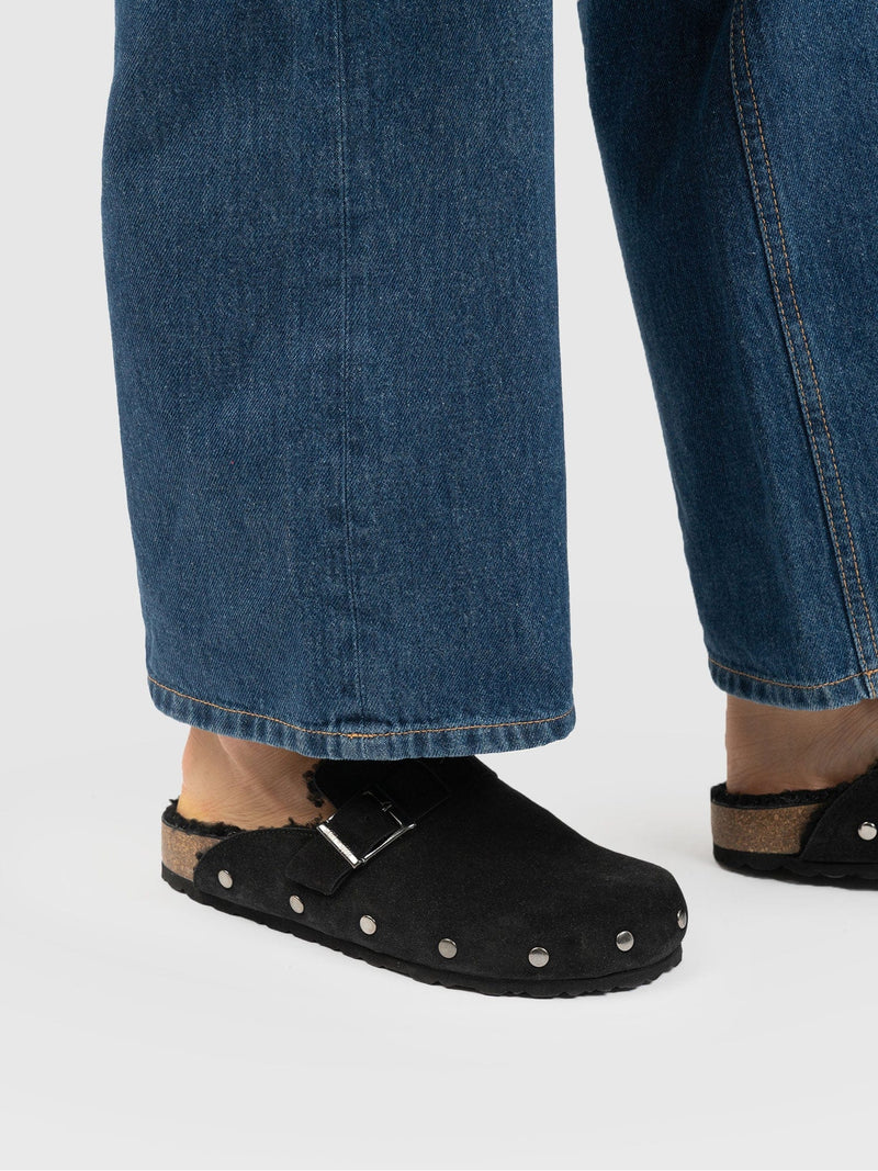 Studded Clogs Black Shearling - Women's Shoes | Saint + Sofia® EU