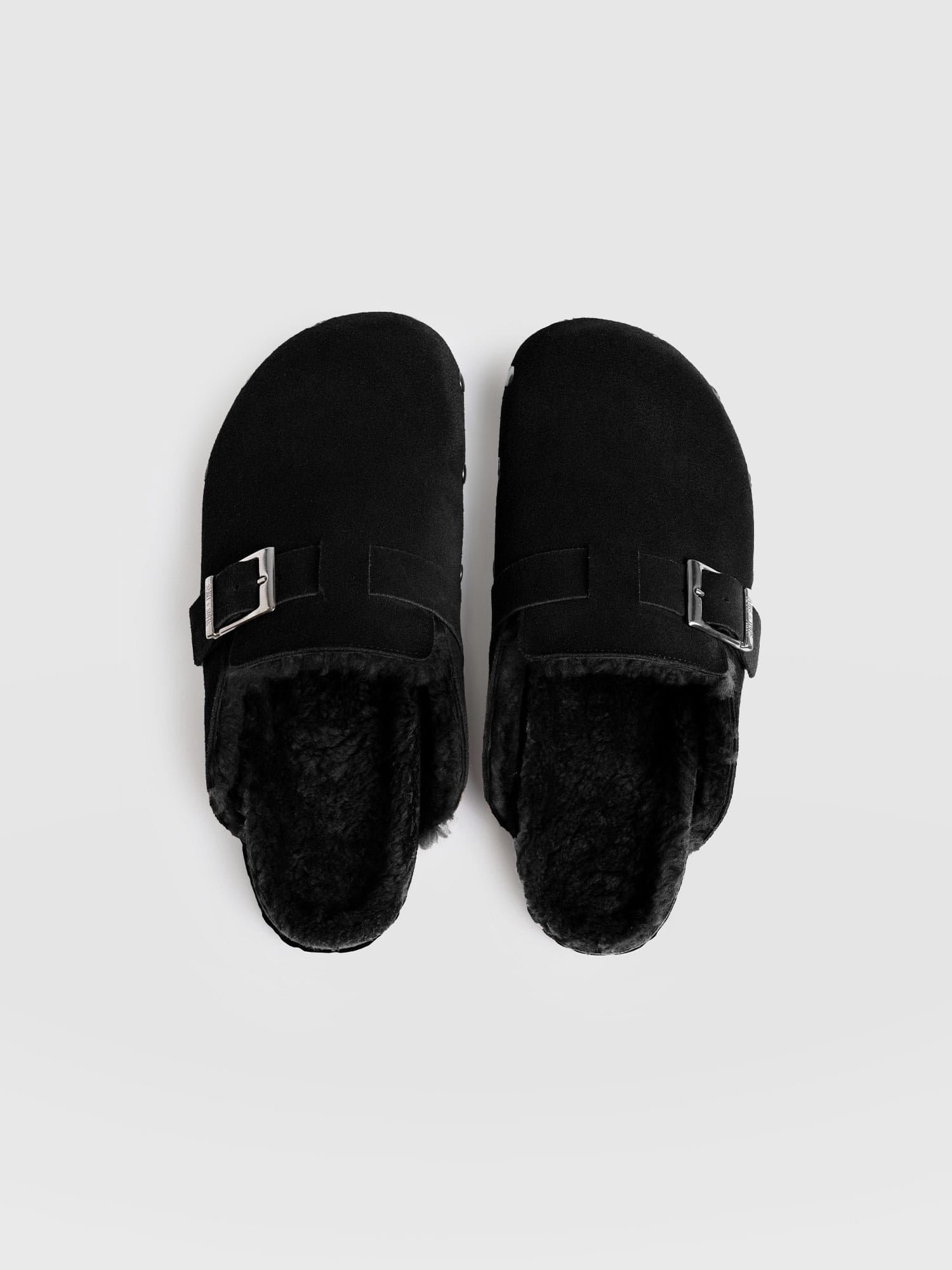Studded Clogs Black Shearling - Women's Shoes | Saint + Sofia® EU