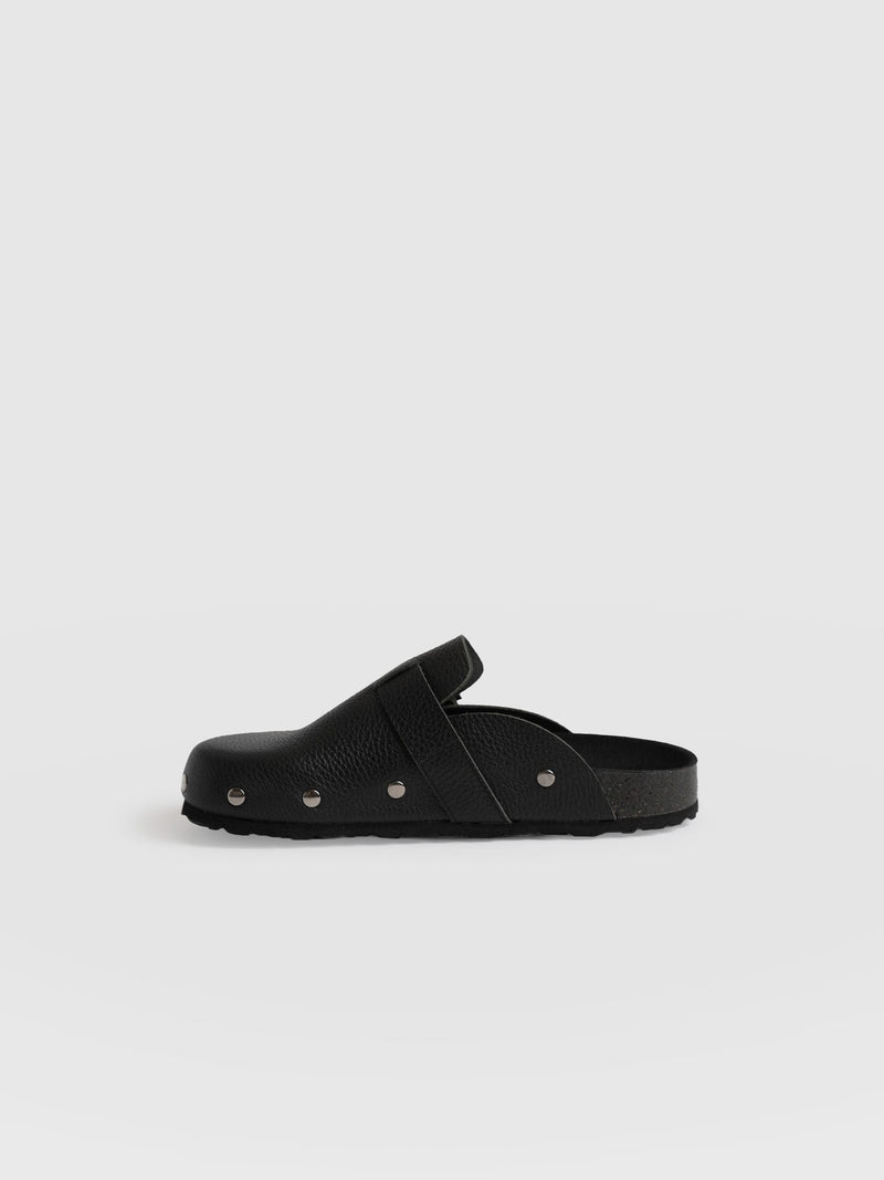 Studded Clogs Black - Women's Shoes | Saint + Sofia® EU