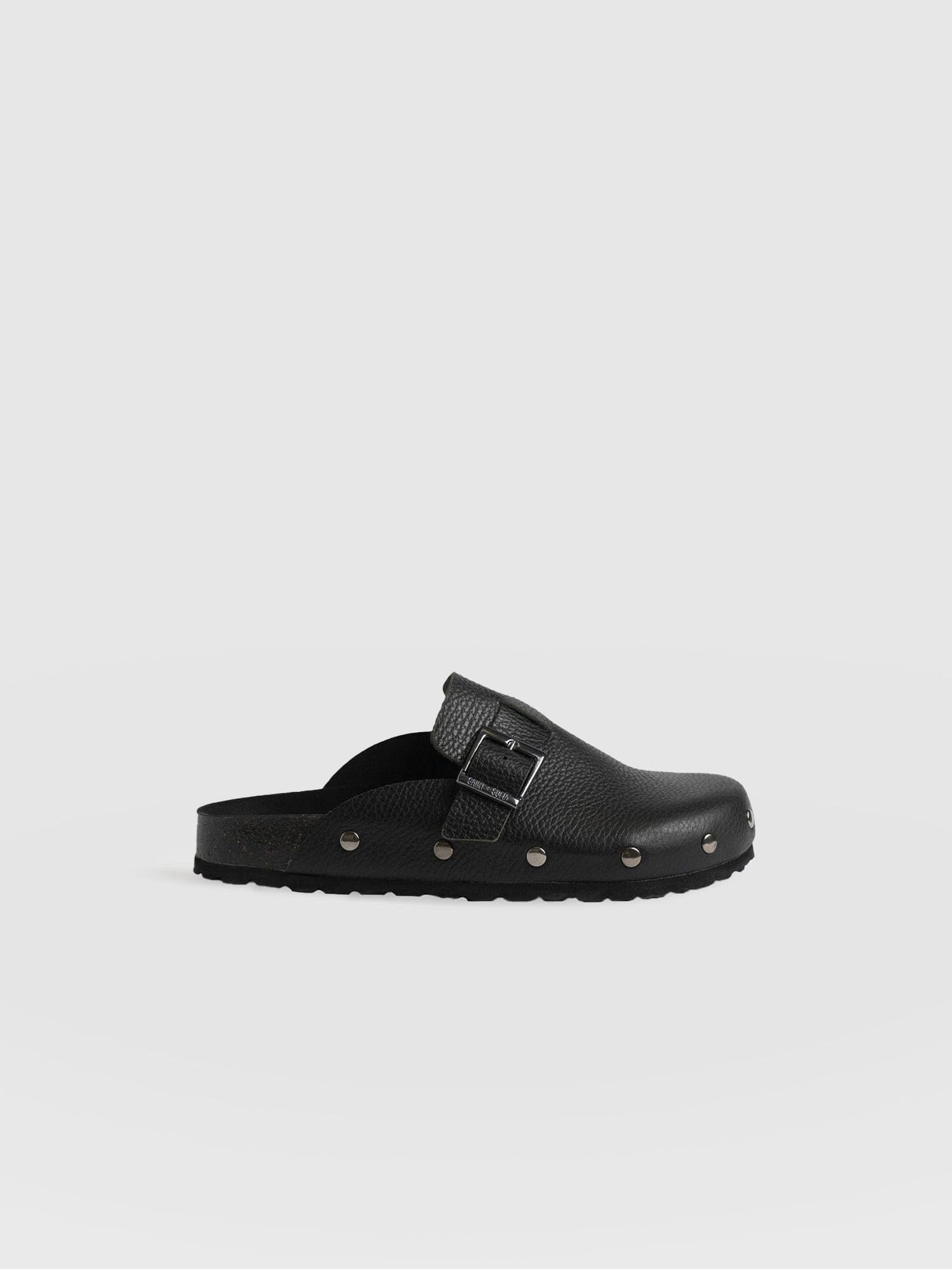 Studded Clogs Black - Women's Shoes | Saint + Sofia® EU
