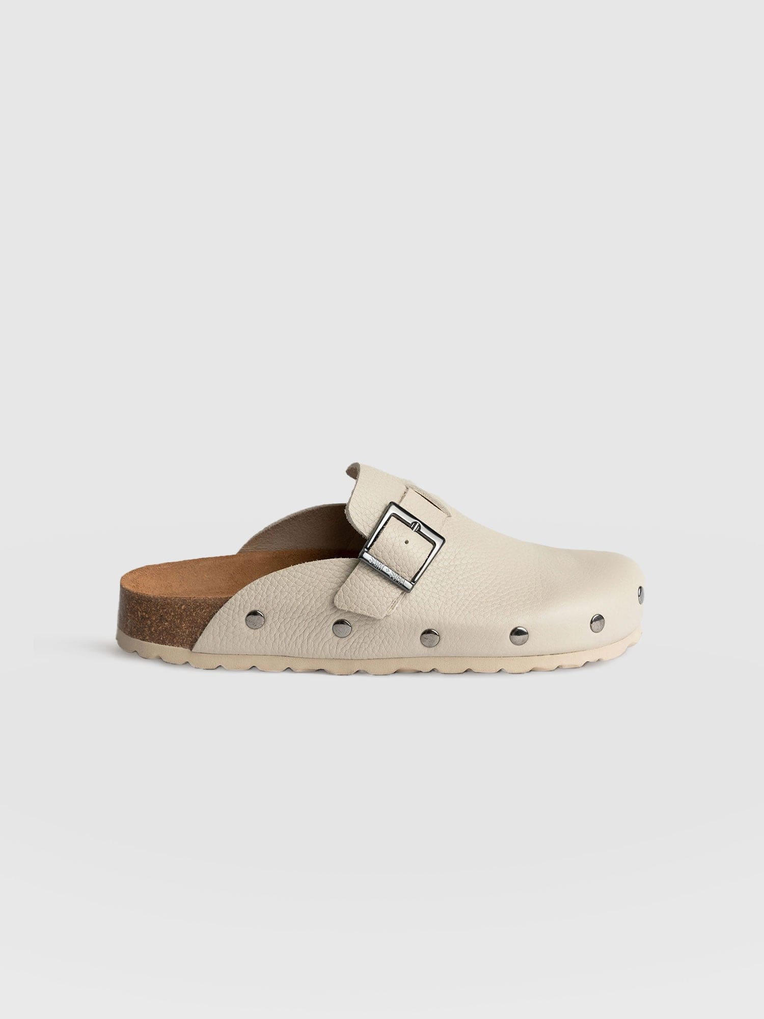 Studded Clogs Cream - Women's Shoes | Saint + Sofia® EU