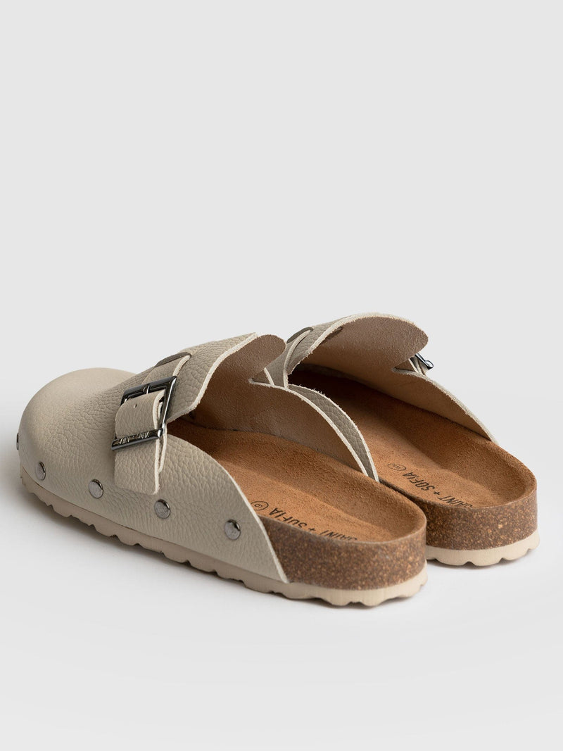 Studded Clogs Cream - Women's Shoes | Saint + Sofia® EU