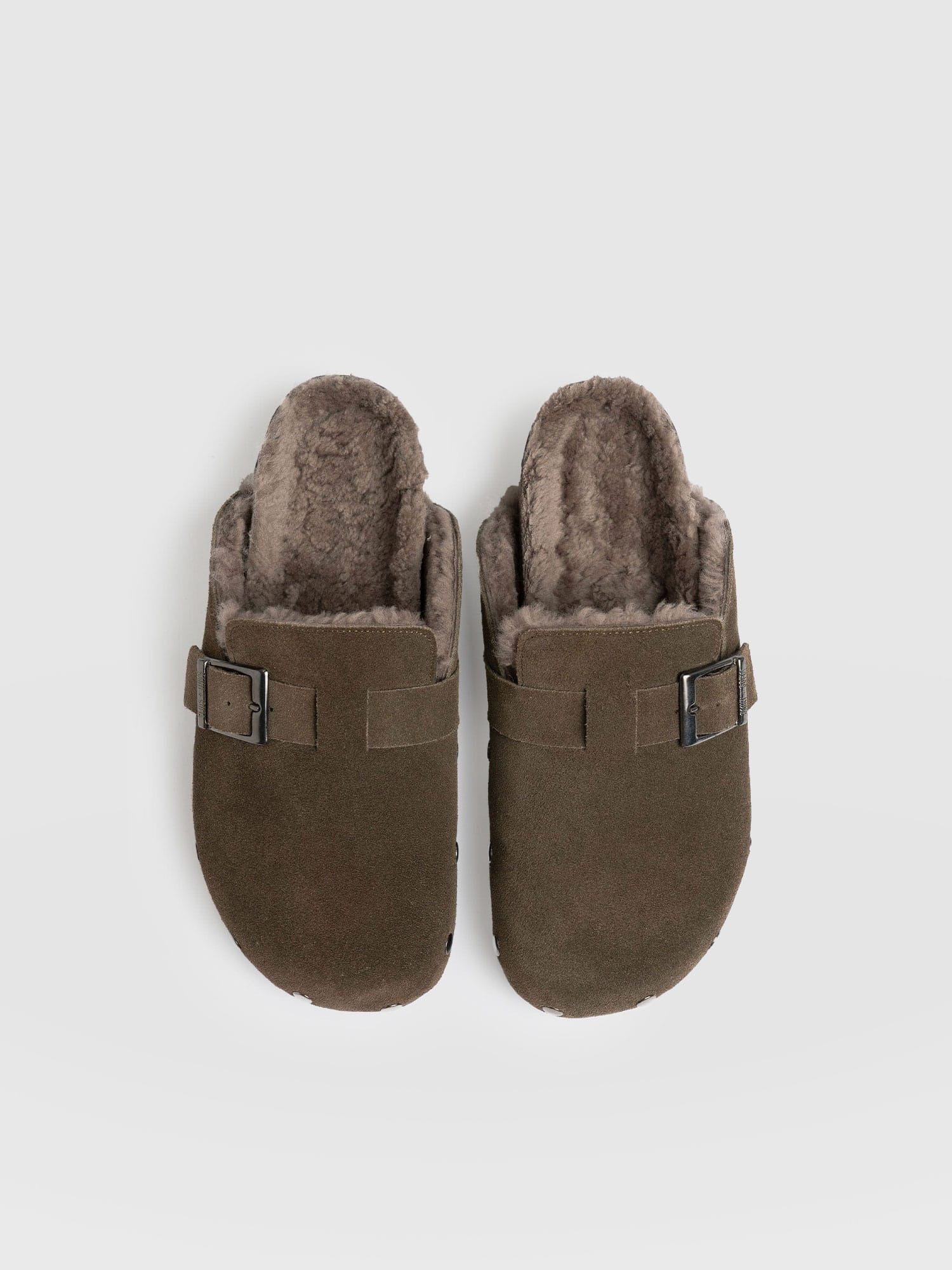 Studded Clogs Khaki Shearling - Women's Shoes | Saint + Sofia® EU