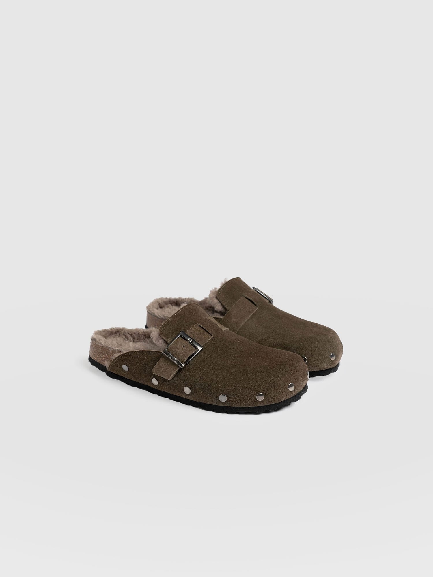 Studded Clogs Khaki Shearling - Women's Shoes | Saint + Sofia® EU