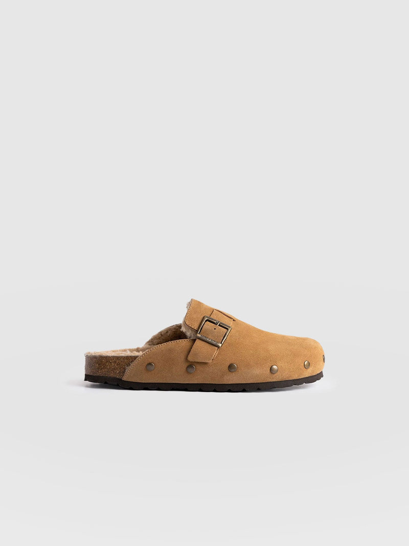 Studded Clogs Tan Shearling - Women's Shoes | Saint + Sofia® EU