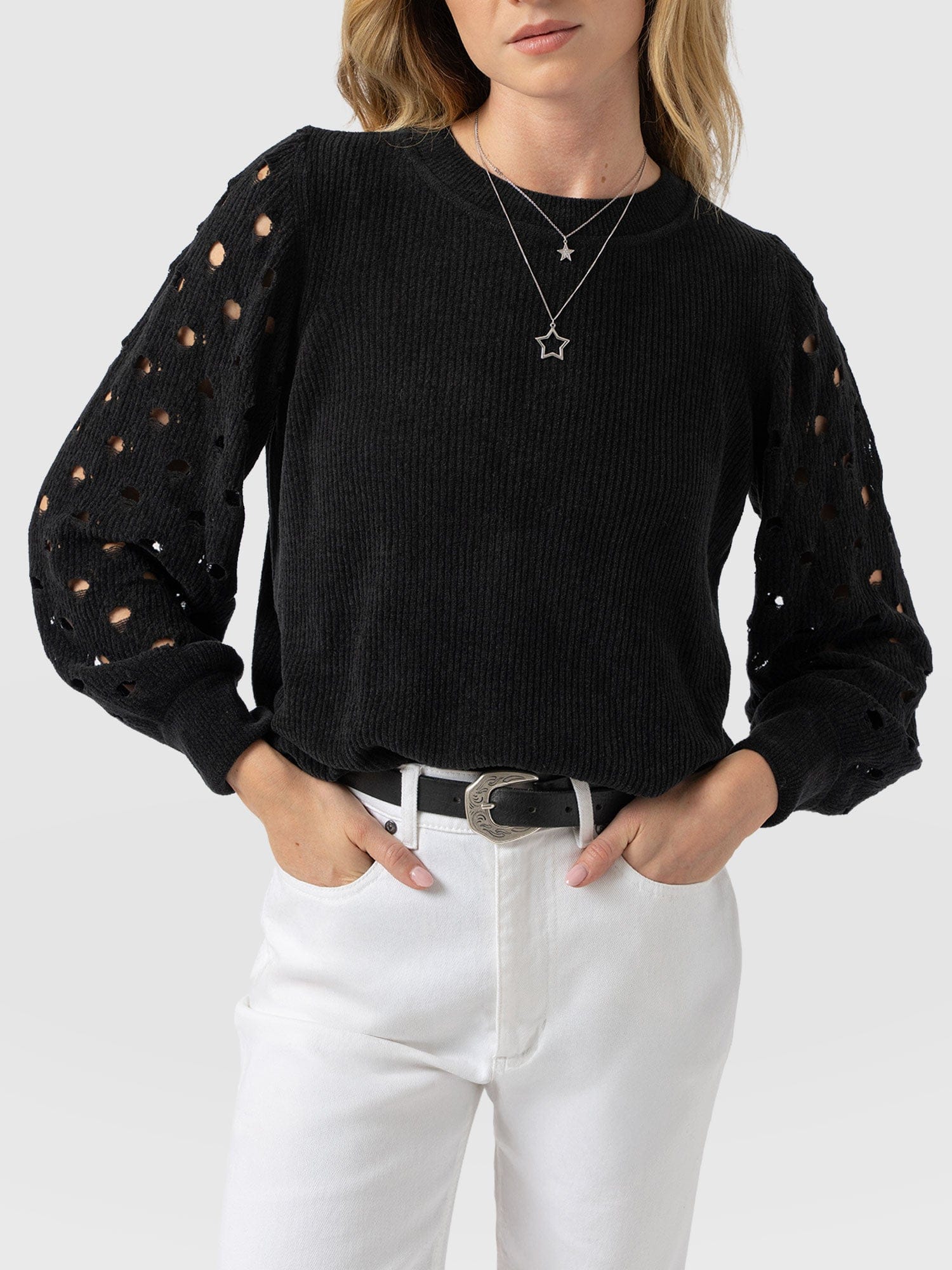 Suki Lace Hole Knit Black - Women's Knitwear | Saint + Sofia® EU