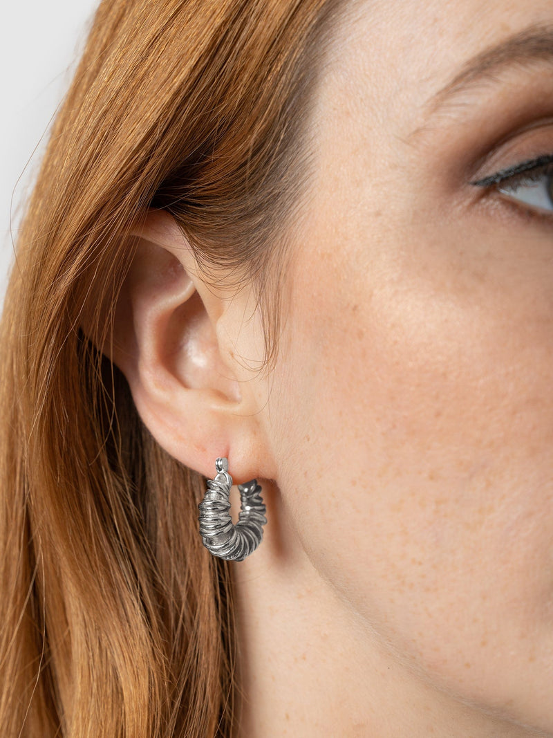 Swirl Hoop Earrings Silver - Women's Jewellery | Saint + Sofia® EU