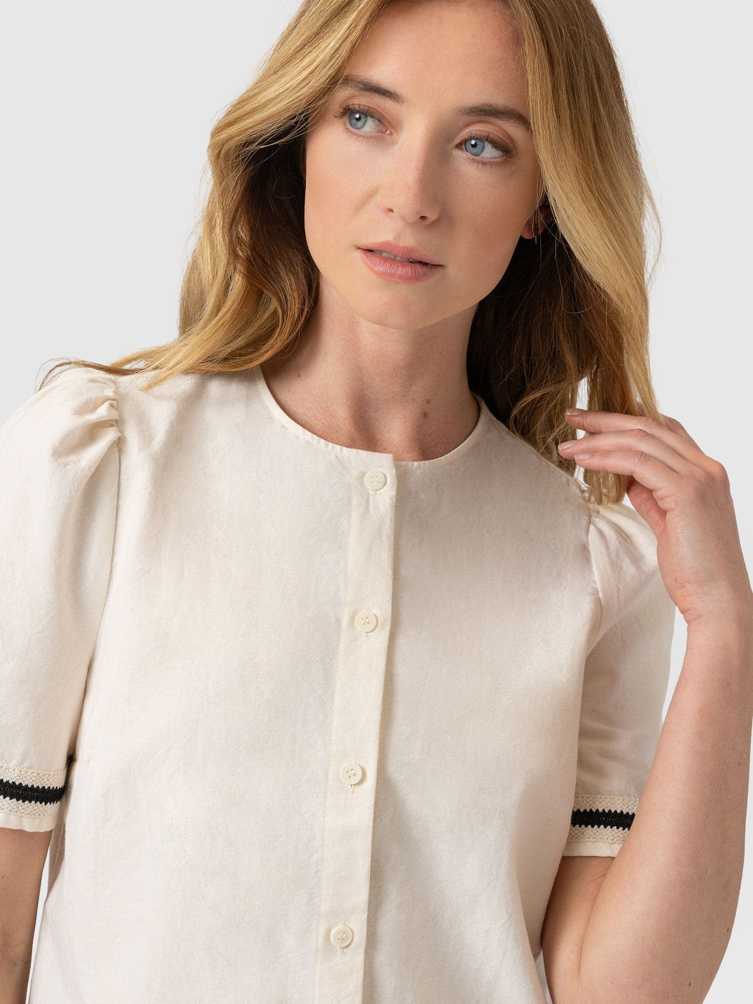 Tabitha Blouse - Cream - Women's Blouses | Saint + Sofia® EU