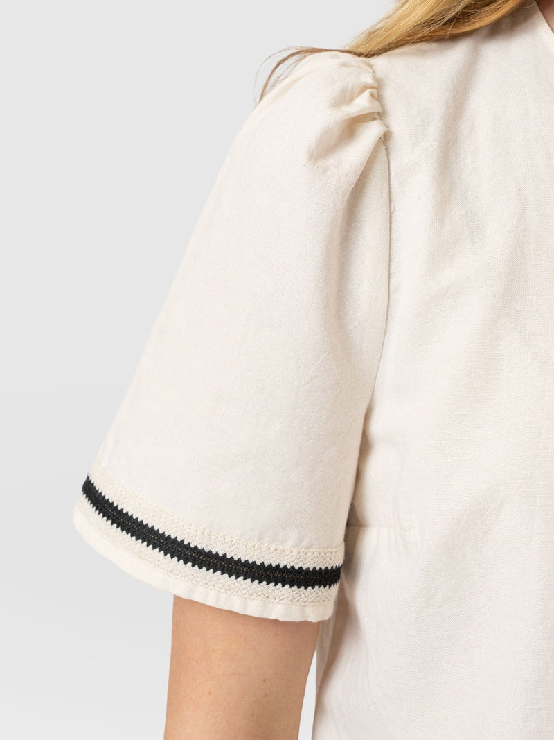 Tabitha Blouse - Cream - Women's Blouses | Saint + Sofia® EU