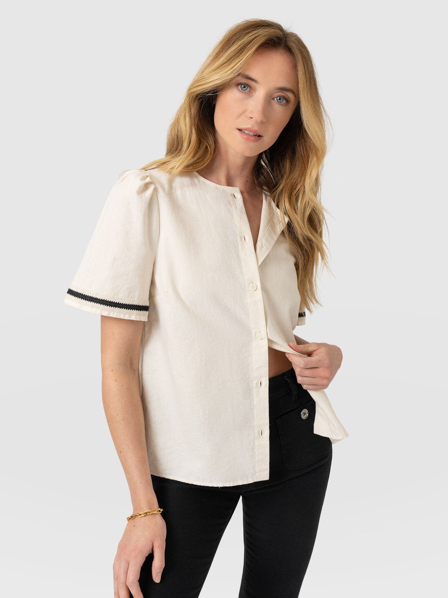 Tabitha Blouse - Cream - Women's Blouses | Saint + Sofia® EU