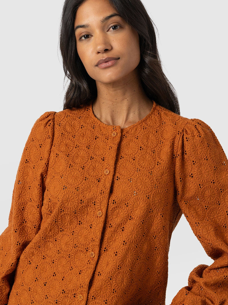 Tabitha Blouse Tan - Women's Blouses | Saint + Sofia® EU