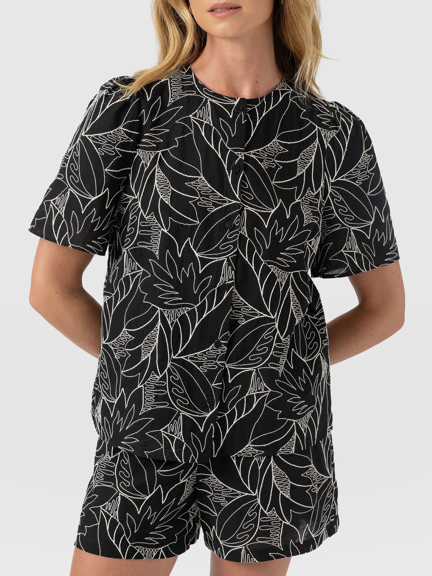 Tabitha Short Sleeve Blouse - Black Embroidered - Women's Blouses | Saint + Sofia® EU
