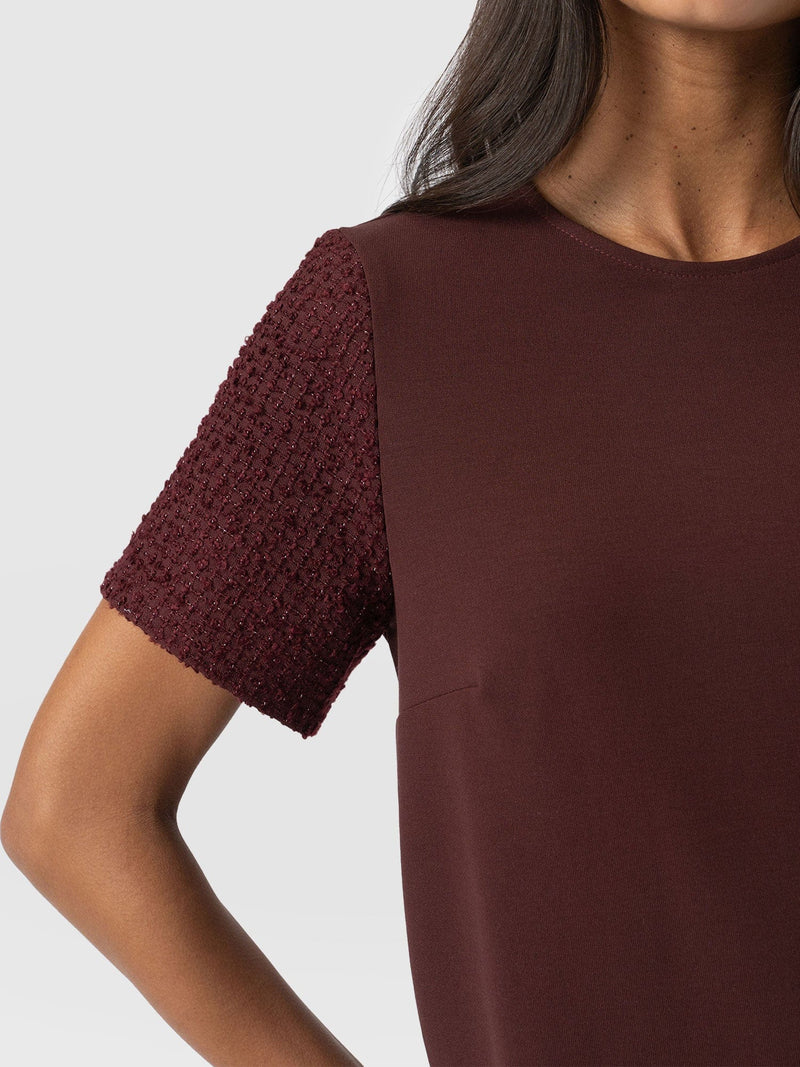 Taylor Rayner Contrast Tee Maroon - Women's T-Shirts | Saint + Sofia® EU