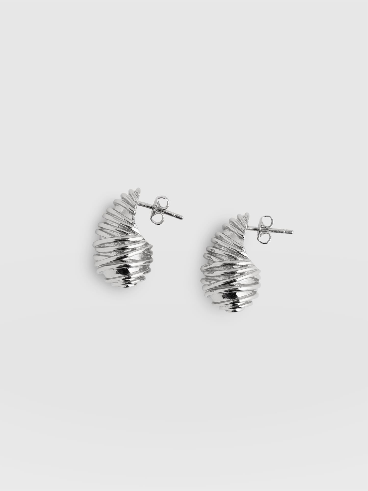 Teardrop Swirl Earrings - Silver - Women's Jewellers | Saint and Sofia® EU
