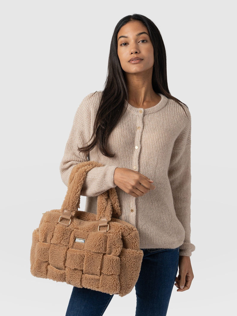 Teddy Woven Duffle Bag Caramel - Women's Bags | Saint + Sofia® EU