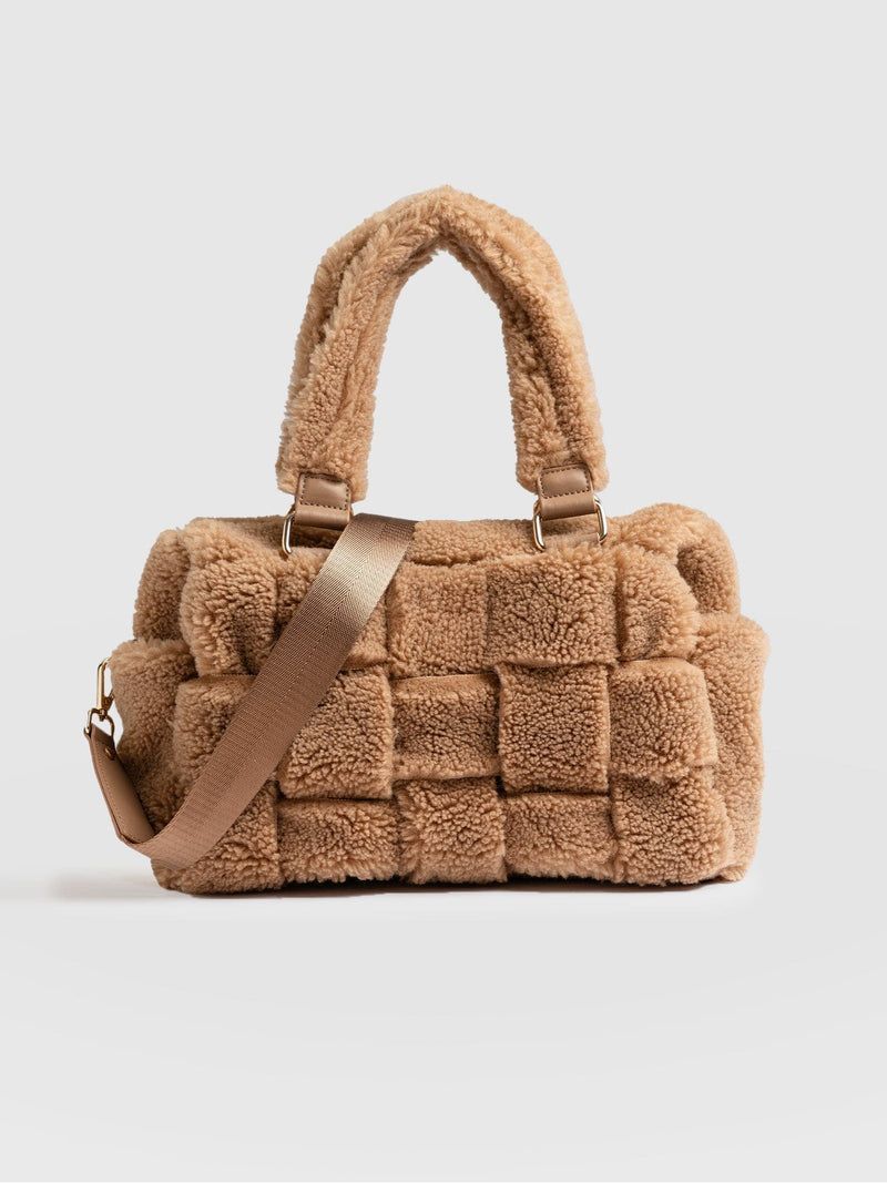 Teddy Woven Duffle Bag Caramel - Women's Bags | Saint + Sofia® EU