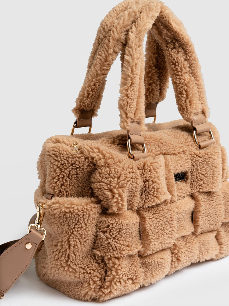 Teddy Woven Duffle Bag Caramel - Women's Bags | Saint + Sofia® EU