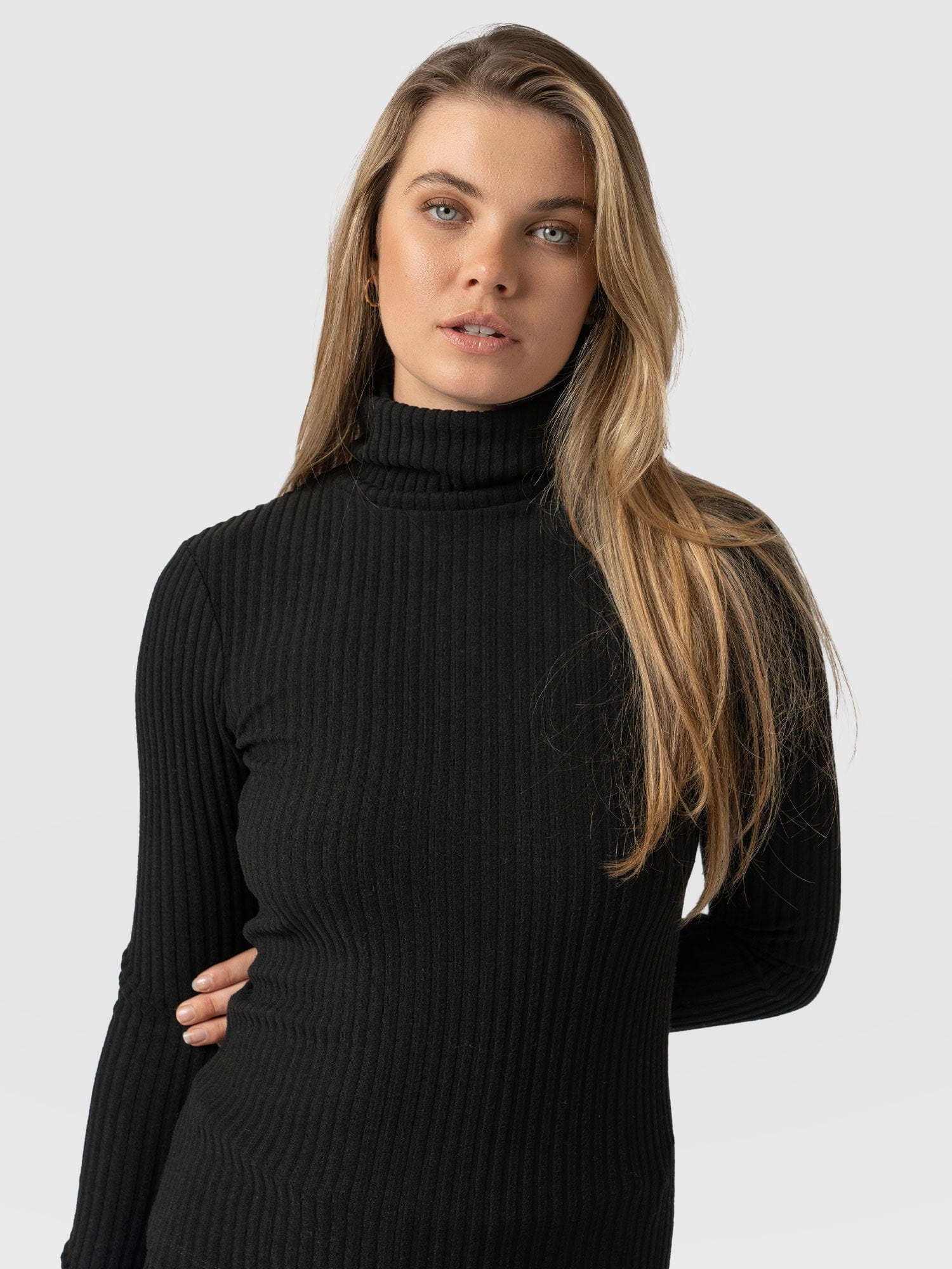 Tempest Roll Neck Black - Women's Tops | Saint + Sofia® EU