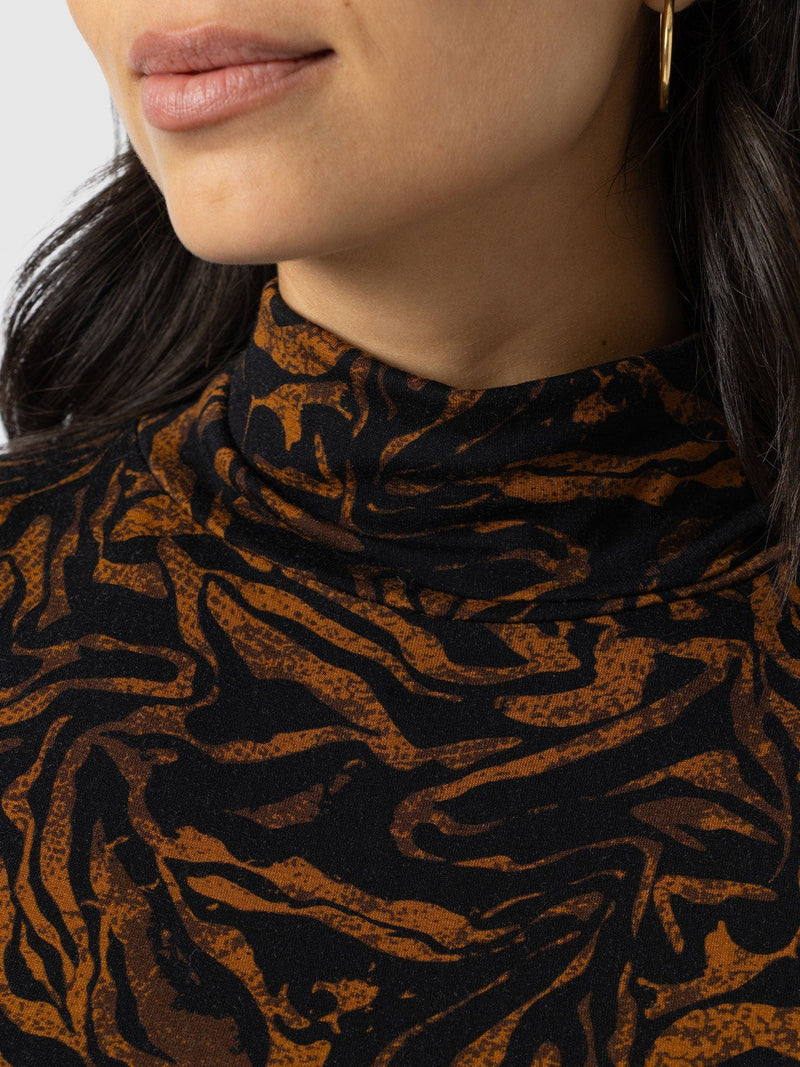 Tempest Roll Neck - Brown Zebra - Women's T-shirts | Saint + Sofia® EU