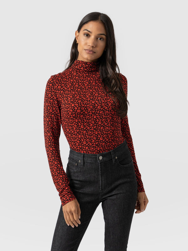 Tempest Roll Neck Red Leopard - Women's Tops | Saint + Sofia® EU