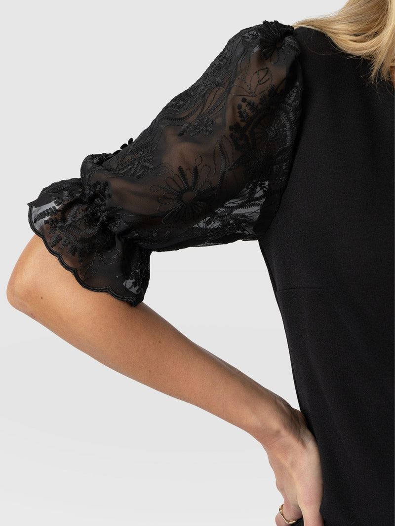Tori Puff Sleeve Top - Black Lace - Women's T-shirts | Saint + Sofia® EU
