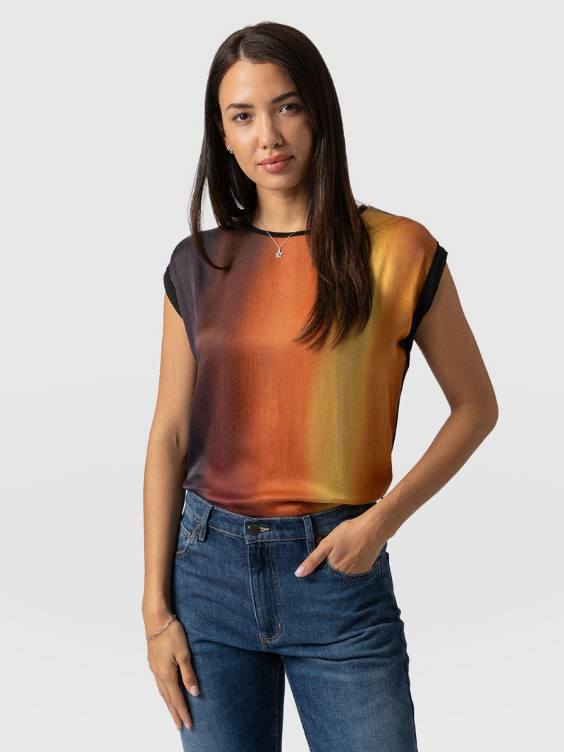 Turn Up Contrast Tee Amber Gradient - Women's T-Shirts | Saint + Sofia® EU