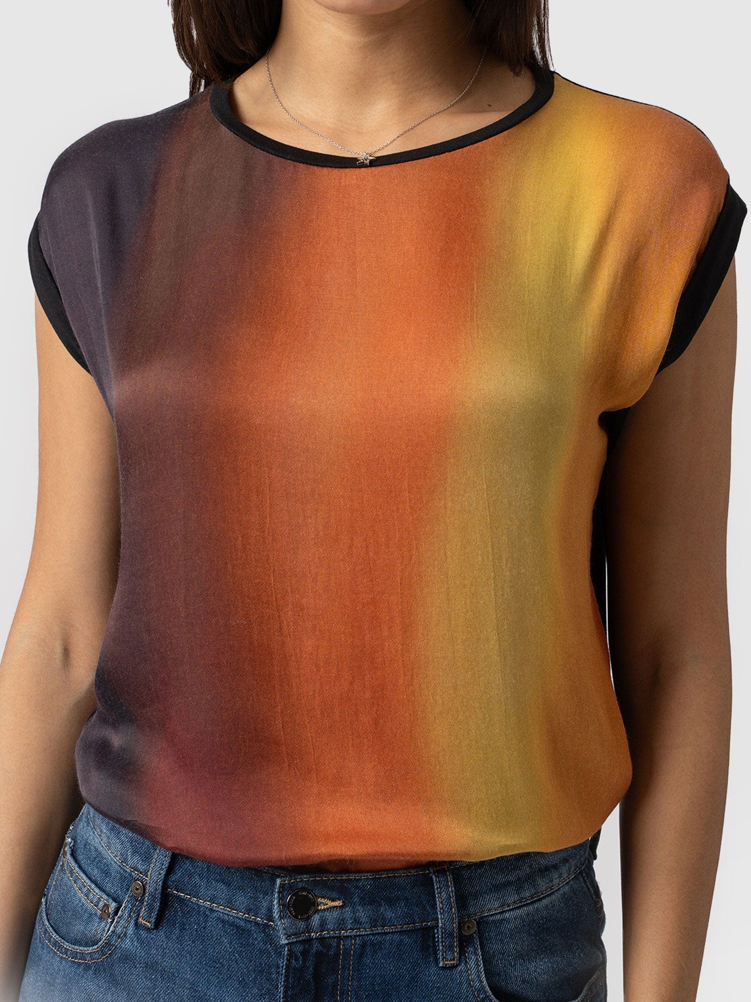 Turn Up Contrast Tee Amber Gradient - Women's T-Shirts | Saint + Sofia® EU
