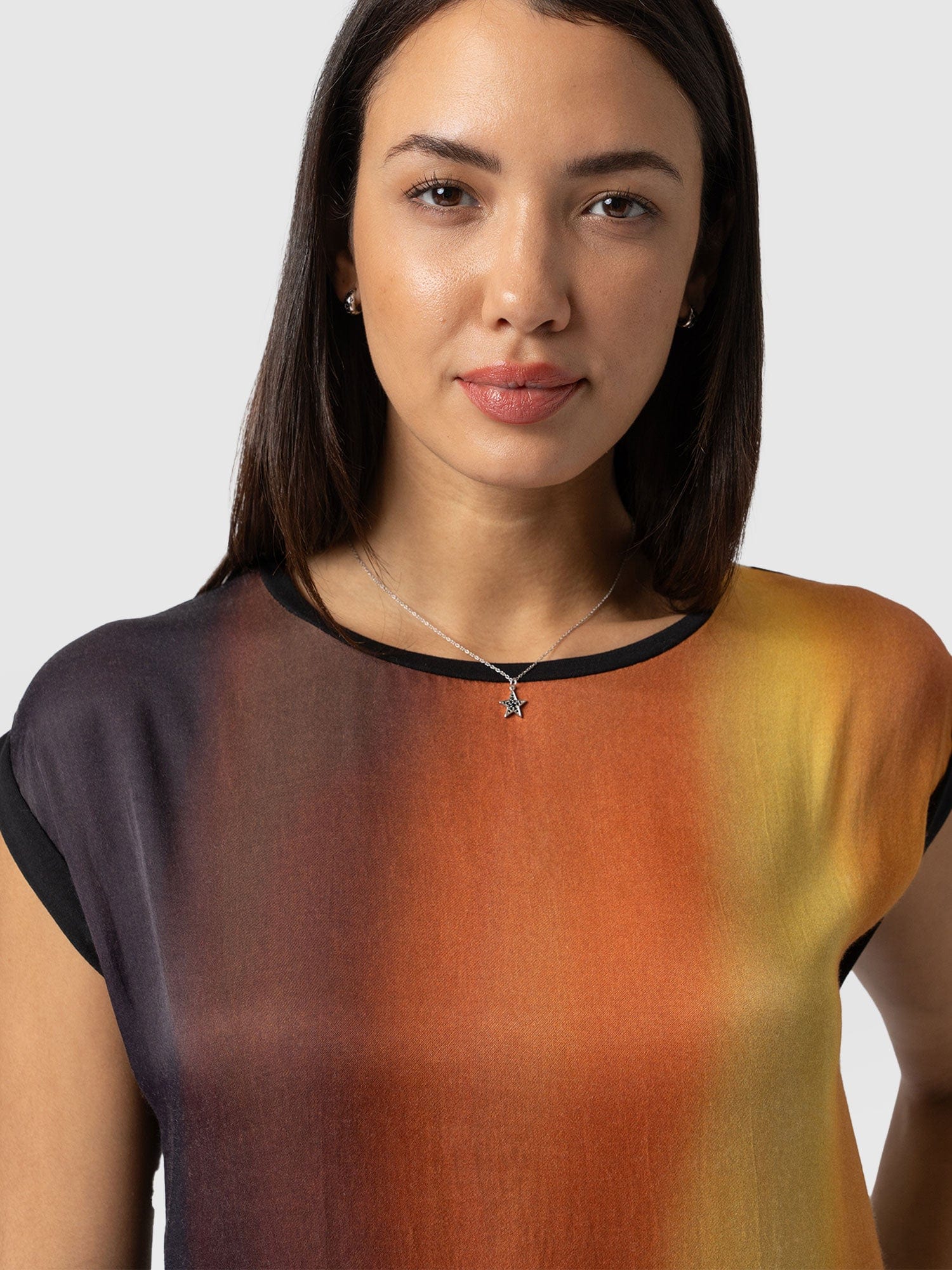 Turn Up Contrast Tee Amber Gradient - Women's T-Shirts | Saint + Sofia® EU