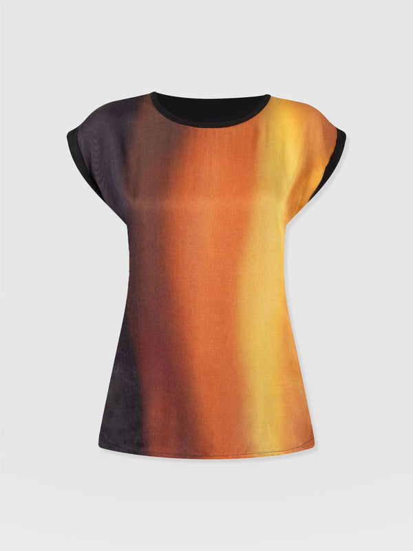 Turn Up Contrast Tee Amber Gradient - Women's T-Shirts | Saint + Sofia® EU