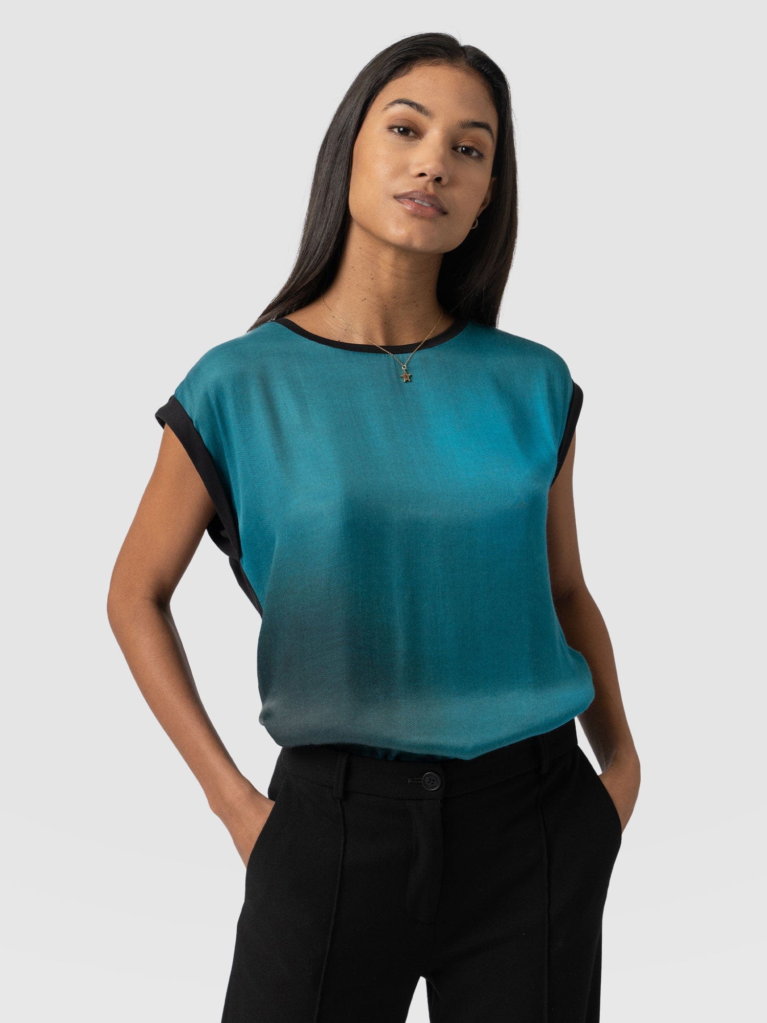 Turn Up Contrast Tee Blue Coral - Women's T-Shirts | Saint + Sofia® EU