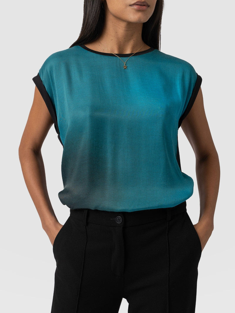 Turn Up Contrast Tee Blue Coral - Women's T-Shirts | Saint + Sofia® EU