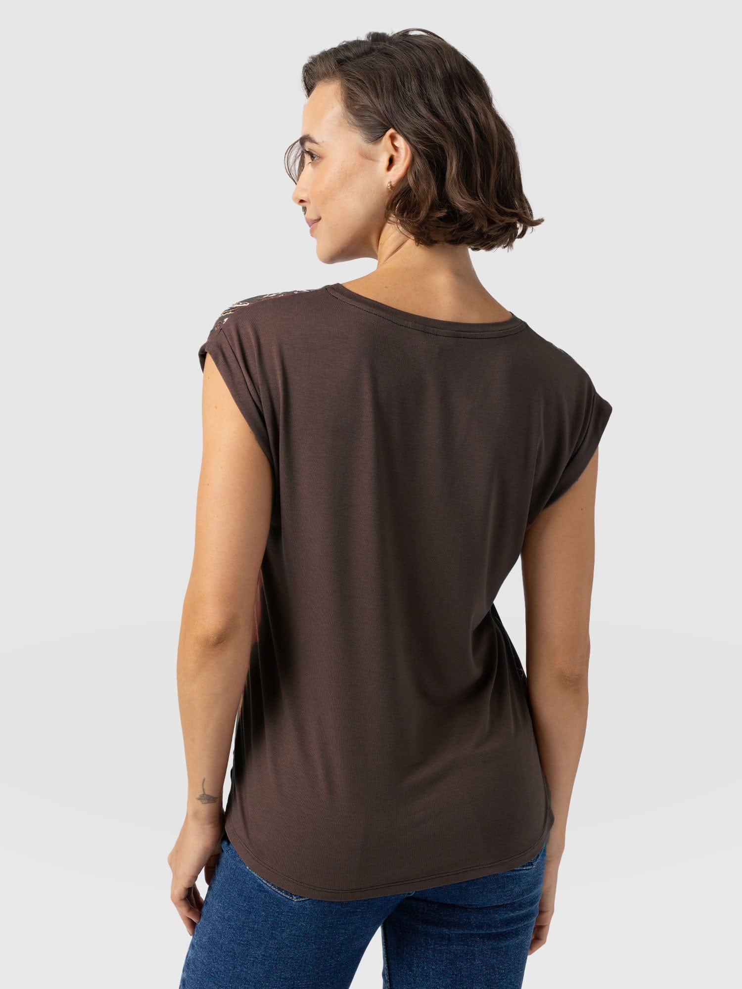 Turn Up Contrast Tee - Brown Paisley - Women's T-shirts | Saint + Sofia? EU