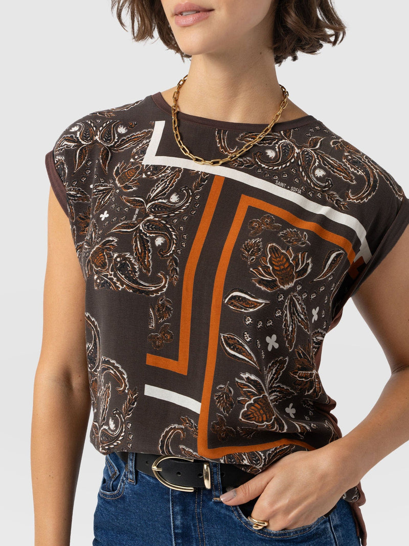 Turn Up Contrast Tee - Brown Paisley - Women's T-shirts | Saint + Sofia? EU