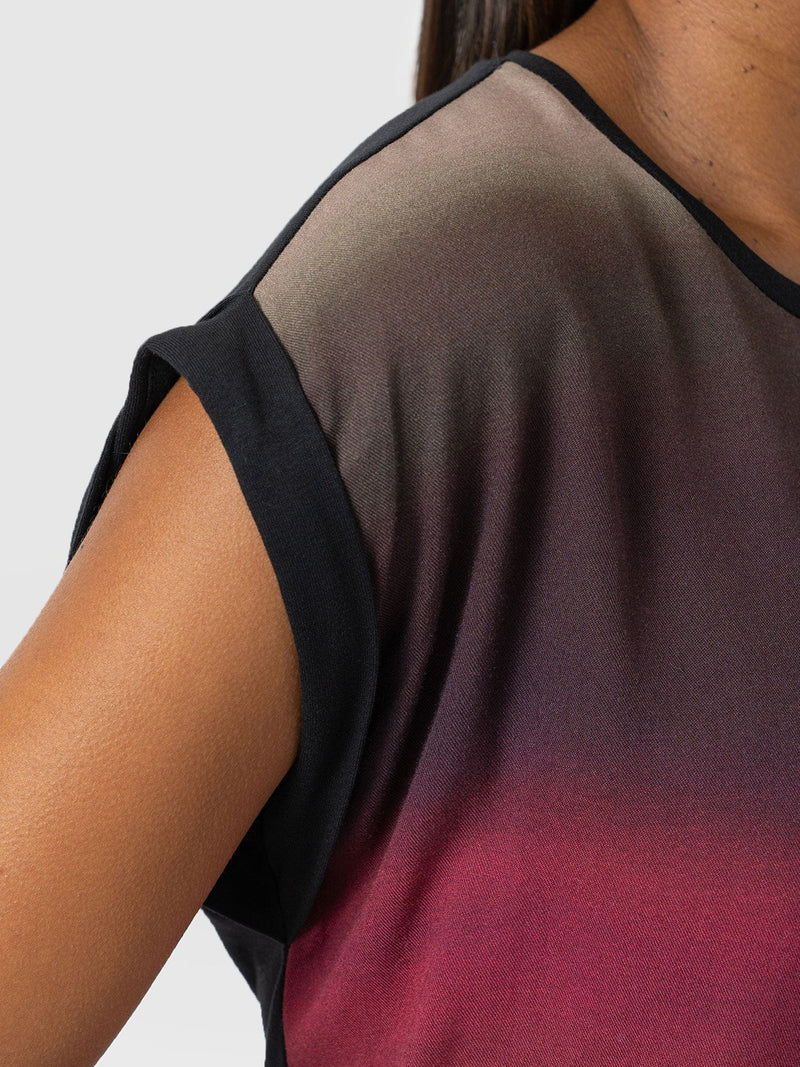 Turn Up Contrast Tee - Purple Gradient - Women's T-shirts | Saint + Sofia® EU