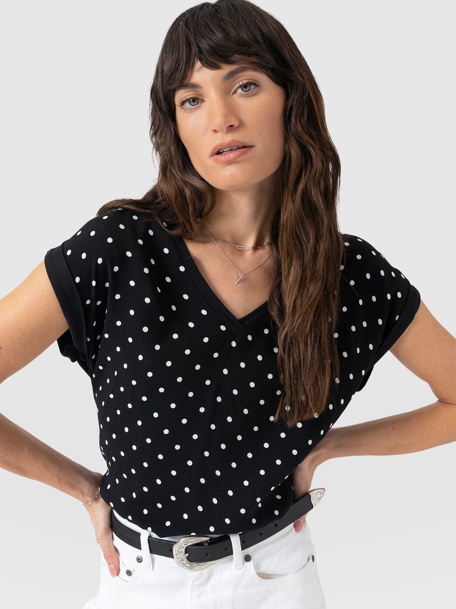 Turn Up Contrast V Neck Tee - Black Polka Dot - Women's T-shirts | Saint + Sofia® EU