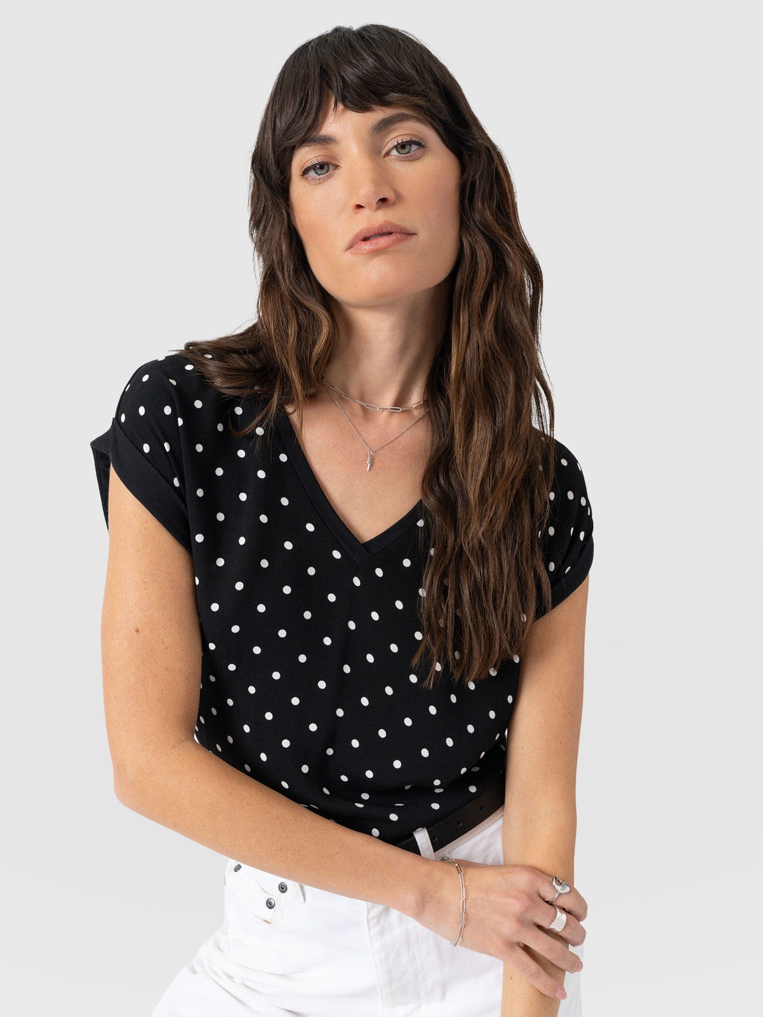 Turn Up Contrast V Neck Tee - Black Polka Dot - Women's T-shirts | Saint + Sofia® EU